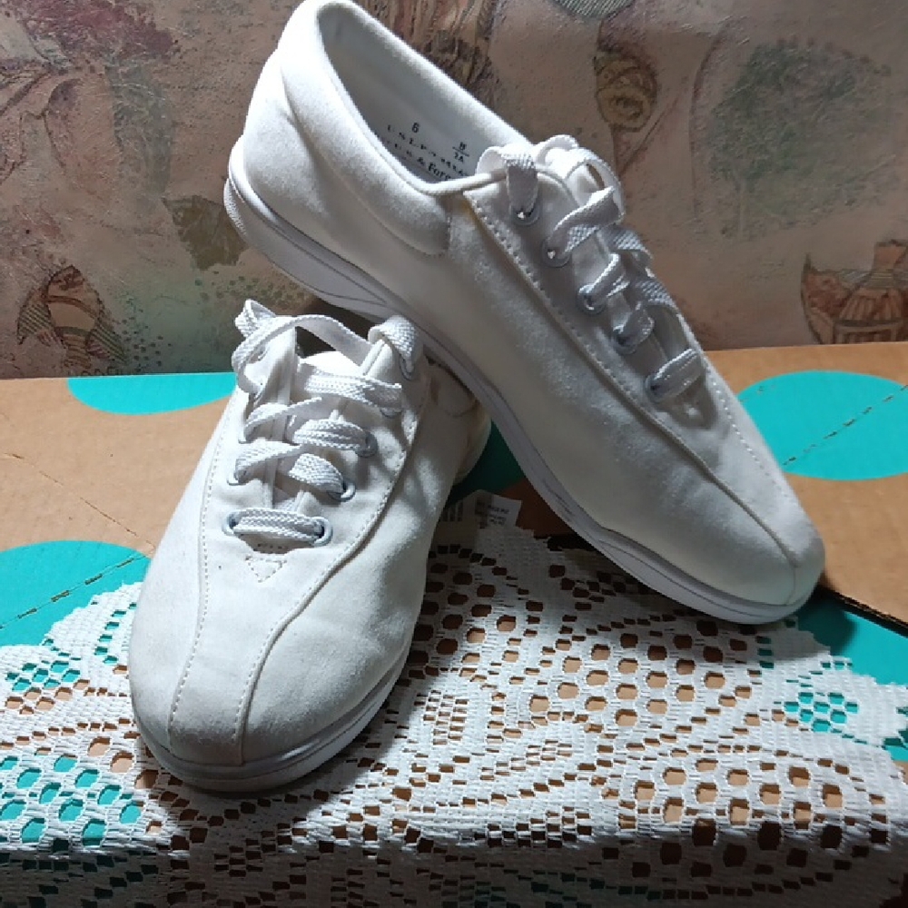 Easy Spirit White Anti-Gravity Sneakers